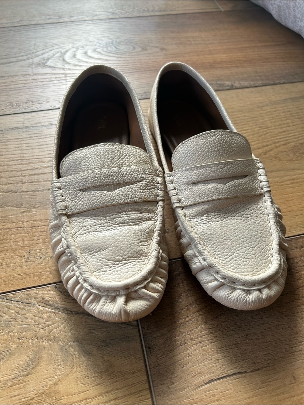 Women’s Zara cream driving loafers- Sz 39